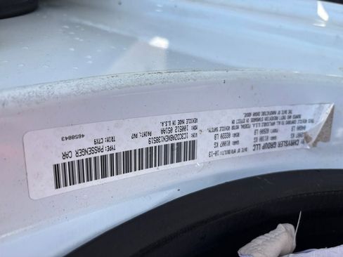 Used 2014 Dodge Avenger SE FWD image 31