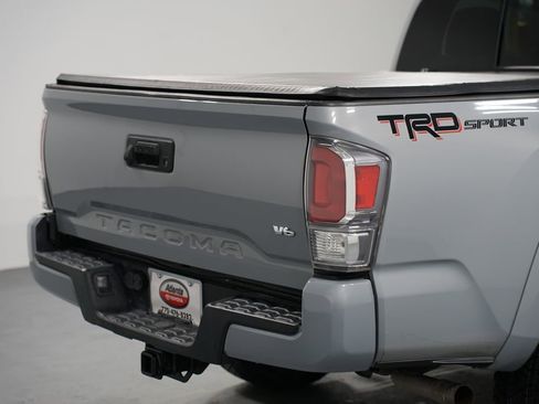 Used 2021 Toyota Tacoma TRD Sport image 9