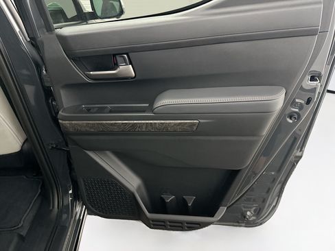 Used 2025 Toyota Tacoma Limited AWD/4WD image 32
