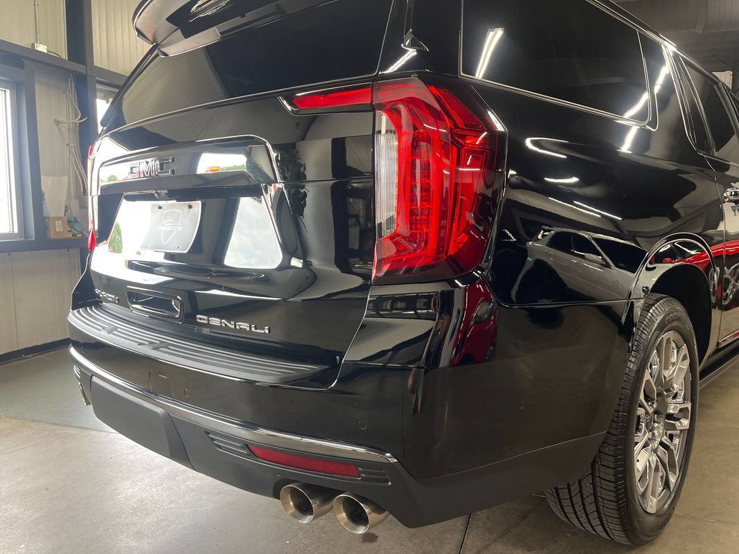 Used 2023 GMC Yukon XL Denali Ultimate AWD/4WD image 12