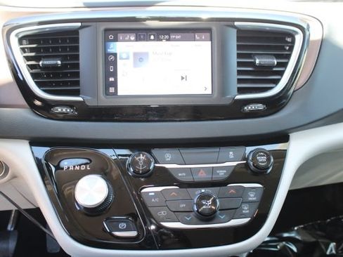 Used 2024 Chrysler Voyager LX FWD image 22
