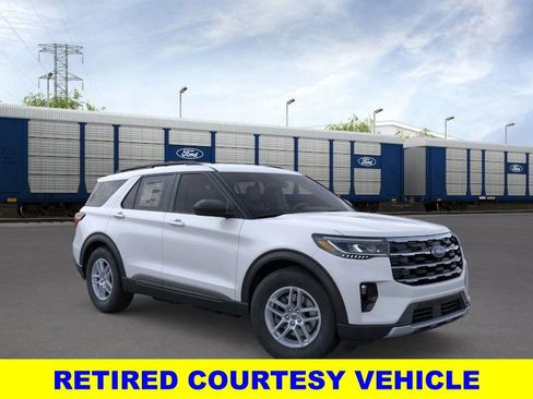 New 2026 Ford Explorer Active w/ Active Comfort Package image 7