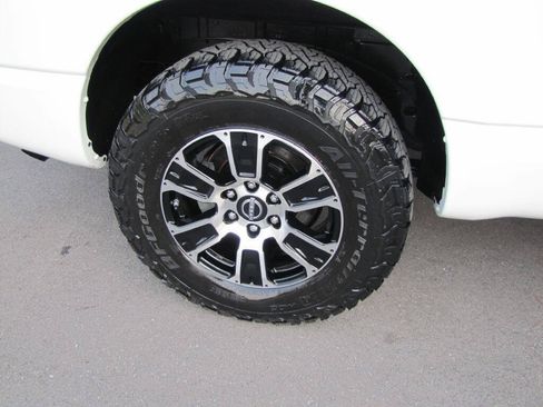 Used 2024 Nissan Titan SV w/ SV Convenience Package AWD/4WD image 26