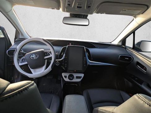 Used 2017 Toyota Prius Prime Advanced image 15