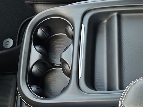 New 2027 Chrysler Pacifica Select FWD image 25