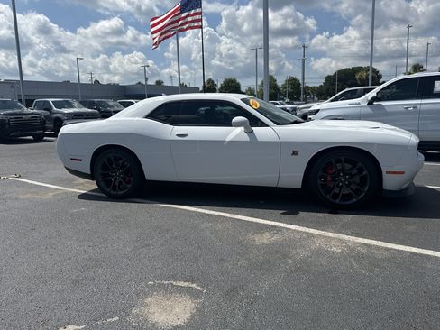 Used 2021 Dodge Challenger R/T Scat Pack RWD image 19