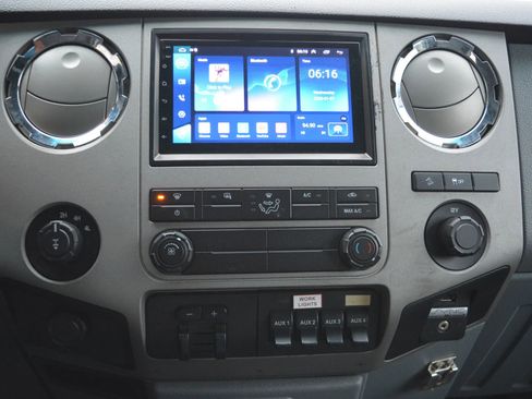 Used 2014 Ford F250 XLT w/ FX4 Off-Road Package image 23