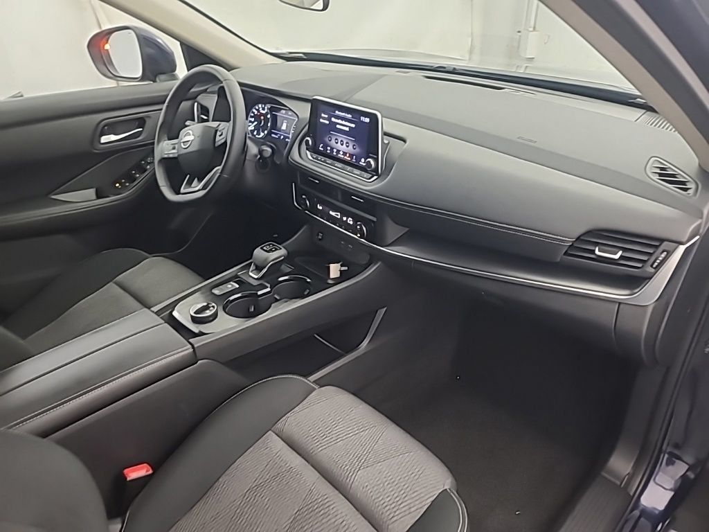 Used 2026 Nissan Rogue SV AWD/4WD image 13