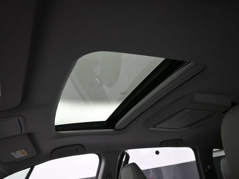 Used 2019 Honda Pilot Touring image 17