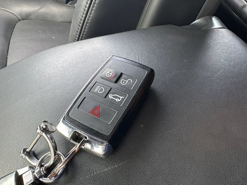 Used 2019 Land Rover Range Rover Supercharged AWD/4WD image 29