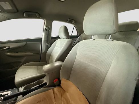 Used 2010 Toyota Corolla LE FWD image 19