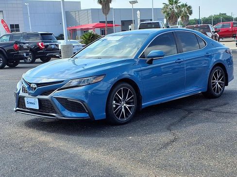 Used 2024 Toyota Camry SE FWD image 4