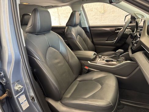 Used 2022 Toyota Highlander Limited w/ Protection Package #3 (TMS) AWD/4WD image 55