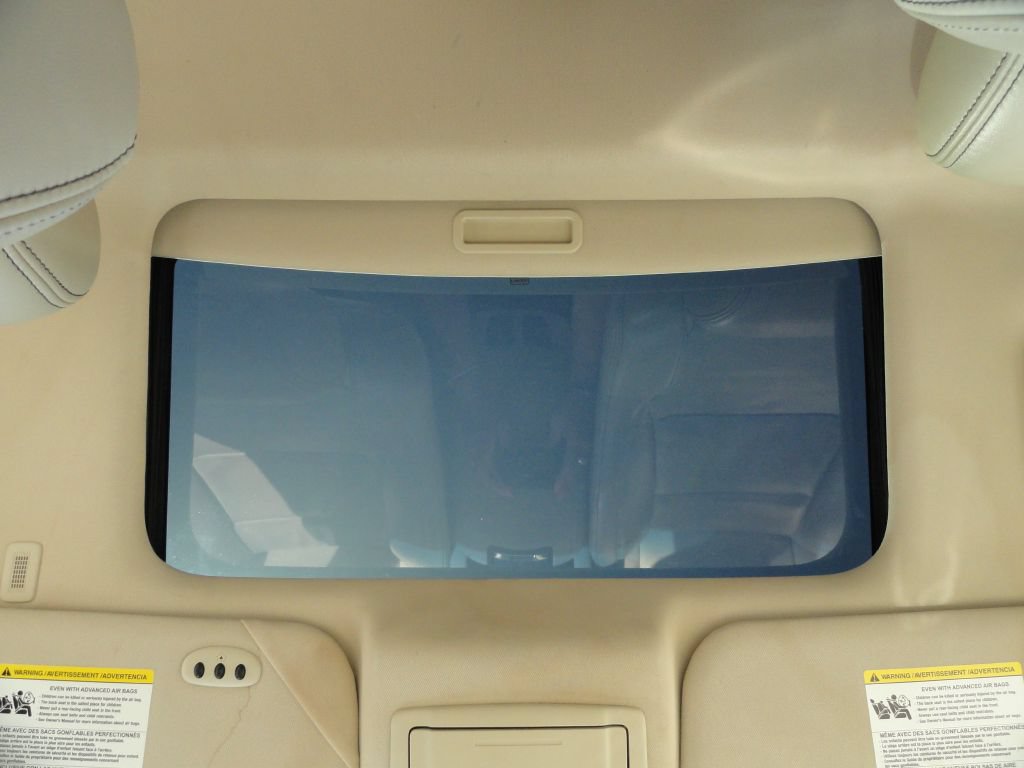 Used 2015 Ford Taurus Limited w/ Equipment Group 301A FWD image 14