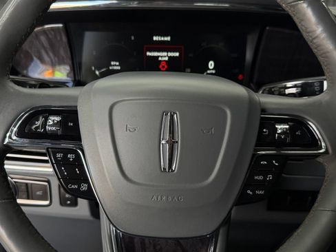 Used 2019 Lincoln Navigator Reserve AWD/4WD image 21