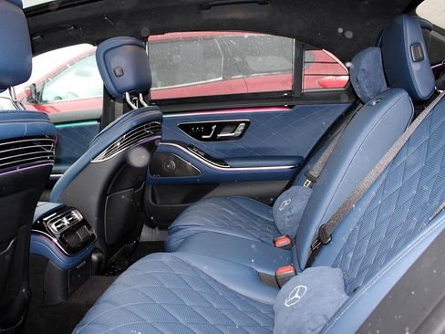 Used 2025 Mercedes-Benz S 580 4MATIC Sedan image 36