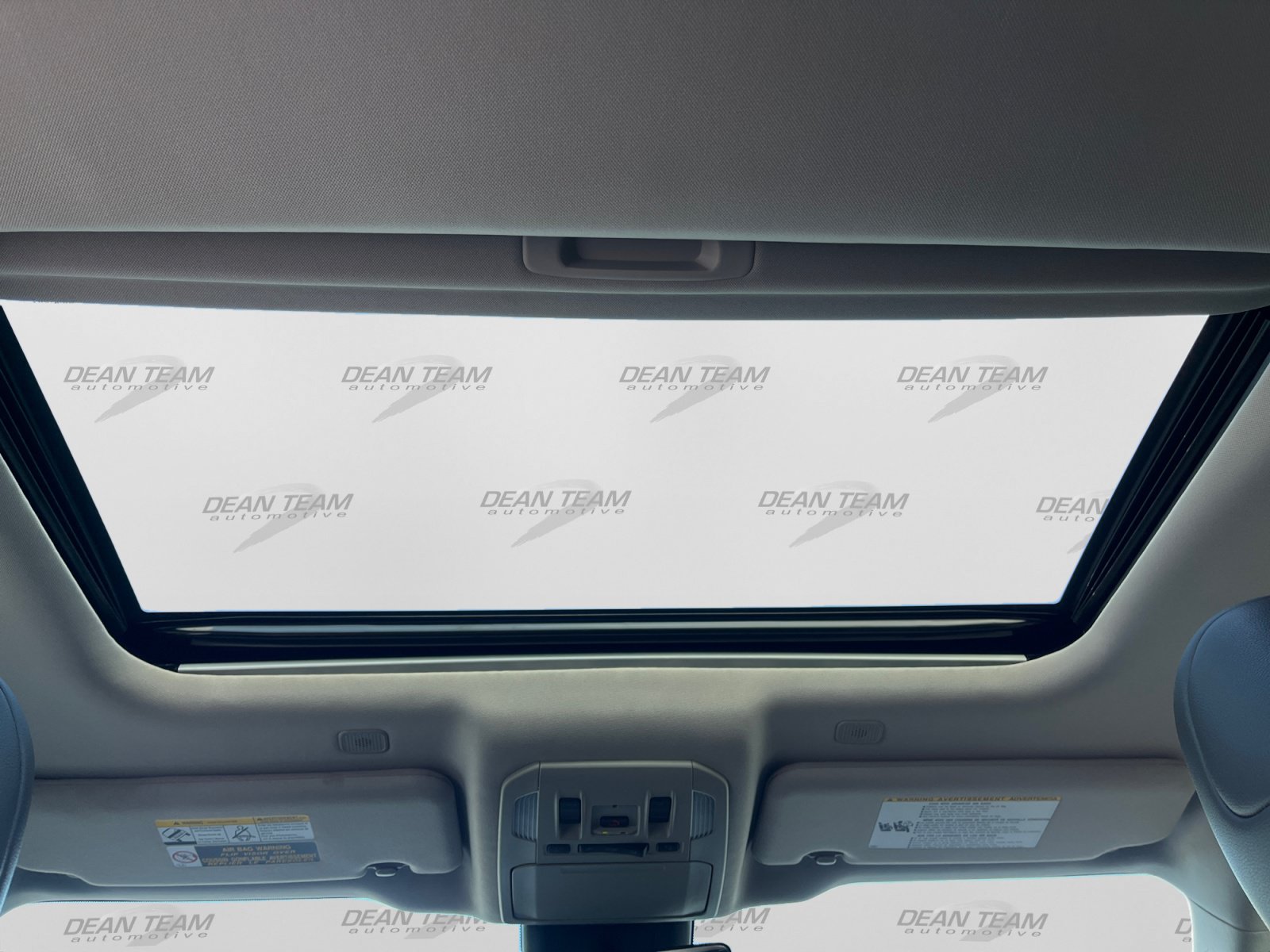Used 2024 Toyota Highlander XLE FWD image 19