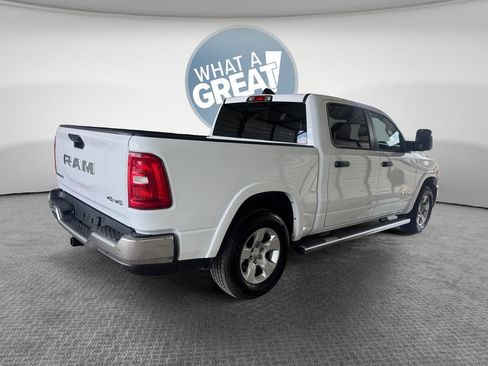 Used 2025 RAM 1500 Big Horn AWD/4WD image 3