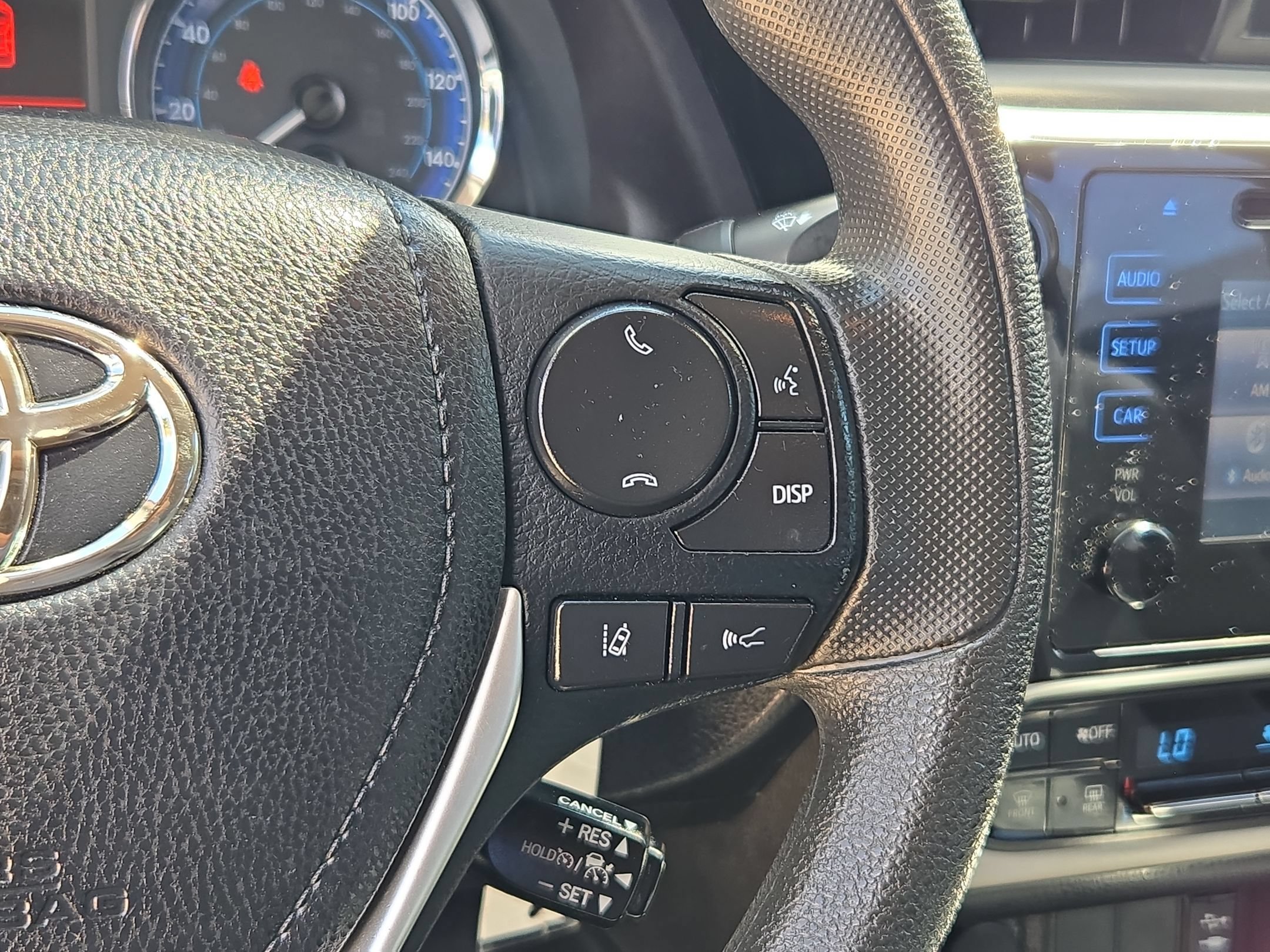Used 2018 Toyota Corolla LE FWD image 21