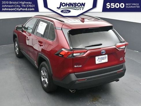Used 2024 Toyota RAV4 XLE AWD/4WD image 23