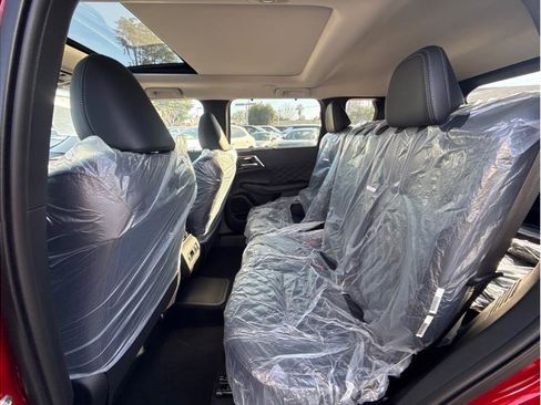 Used 2025 Mitsubishi Outlander SEL image 12