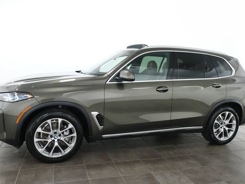Used 2024 BMW X5 xDrive40i w/ Premium Package AWD/4WD image 2