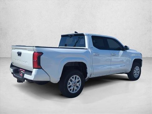 Used 2026 Toyota Tacoma SR5 AWD/4WD image 5