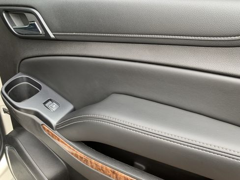 Used 2015 Chevrolet Suburban LTZ image 35