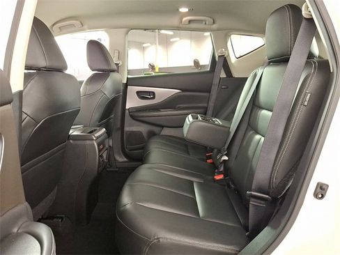 Used 2022 Nissan Murano SV w/ SV Midnight Edition Package image 13