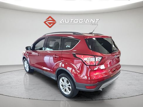 Used 2018 Ford Escape SE AWD/4WD image 2