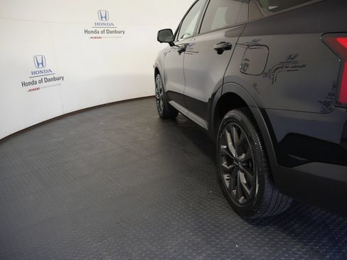 Used 2022 Kia Sorento SX Prestige w/ Rust Color Package AWD/4WD image 11