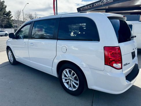 Used 2018 Dodge Grand Caravan SXT image 8