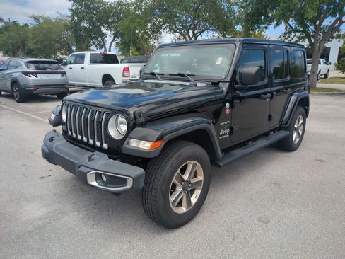 Used 2019 Jeep Wrangler Unlimited Sahara image 10