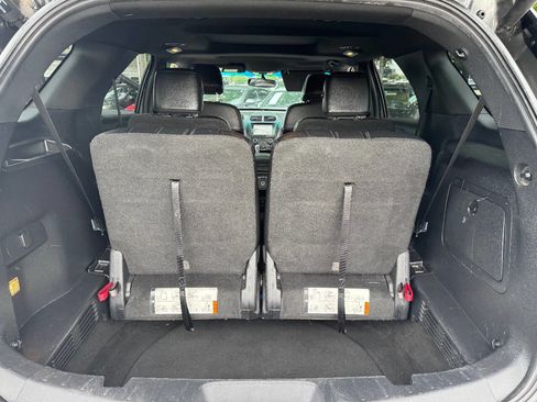 Used 2016 Ford Explorer XLT w/ Equipment Group 202A AWD/4WD image 26