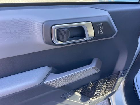 Used 2023 Ford Bronco Black Diamond image 13