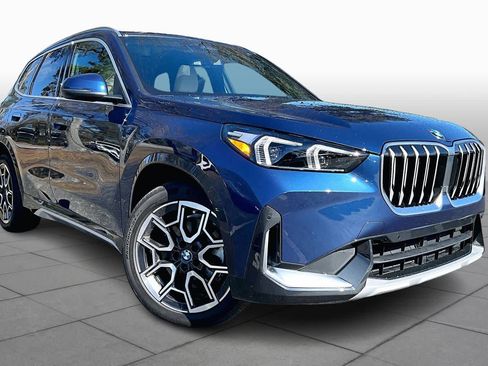 Certified 2025 BMW X1 xDrive28i w/ Convenience Package image 3