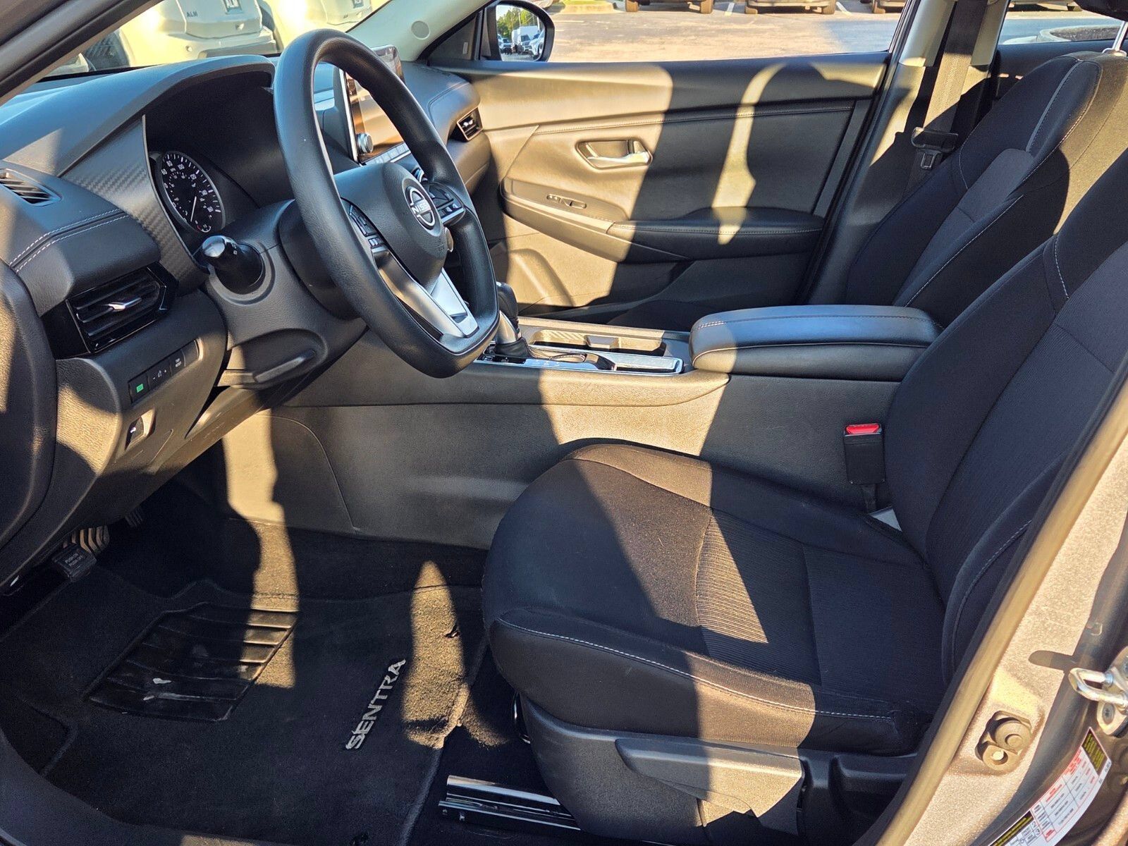 Used 2024 Nissan Sentra SV FWD image 5