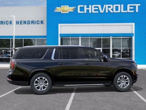 New 2026 Chevrolet Suburban LT image 7