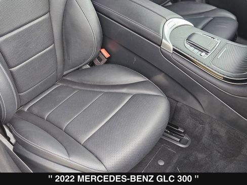 Used 2022 Mercedes-Benz GLC 300 4MATIC image 32