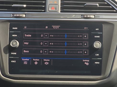 Certified 2022 Volkswagen Tiguan SE image 15