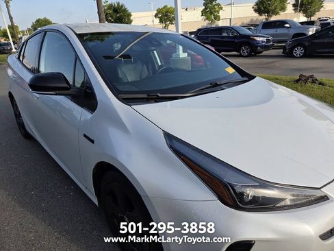 Used 2021 Toyota Prius FWD image 4