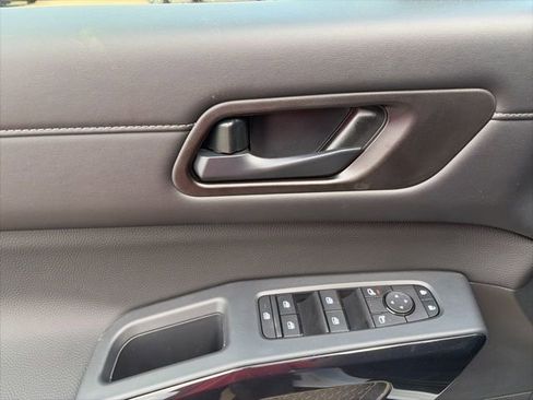 New 2026 Nissan Pathfinder SV image 11