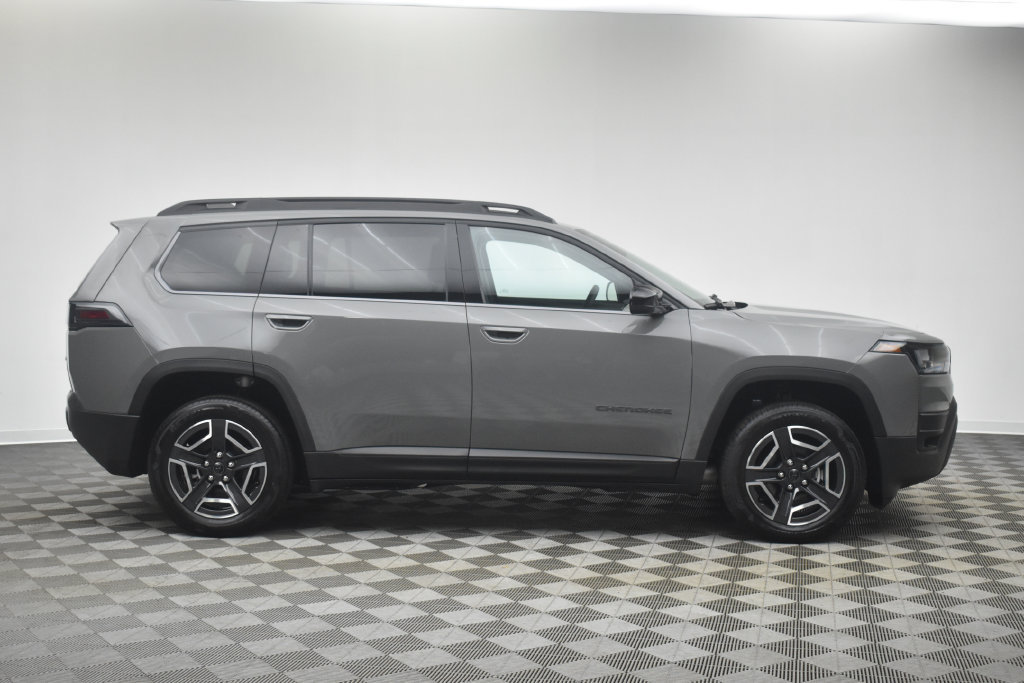 Used 2026 Jeep Cherokee Laredo AWD/4WD image 10
