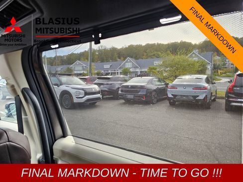 Used 2022 Toyota Sienna Platinum image 21