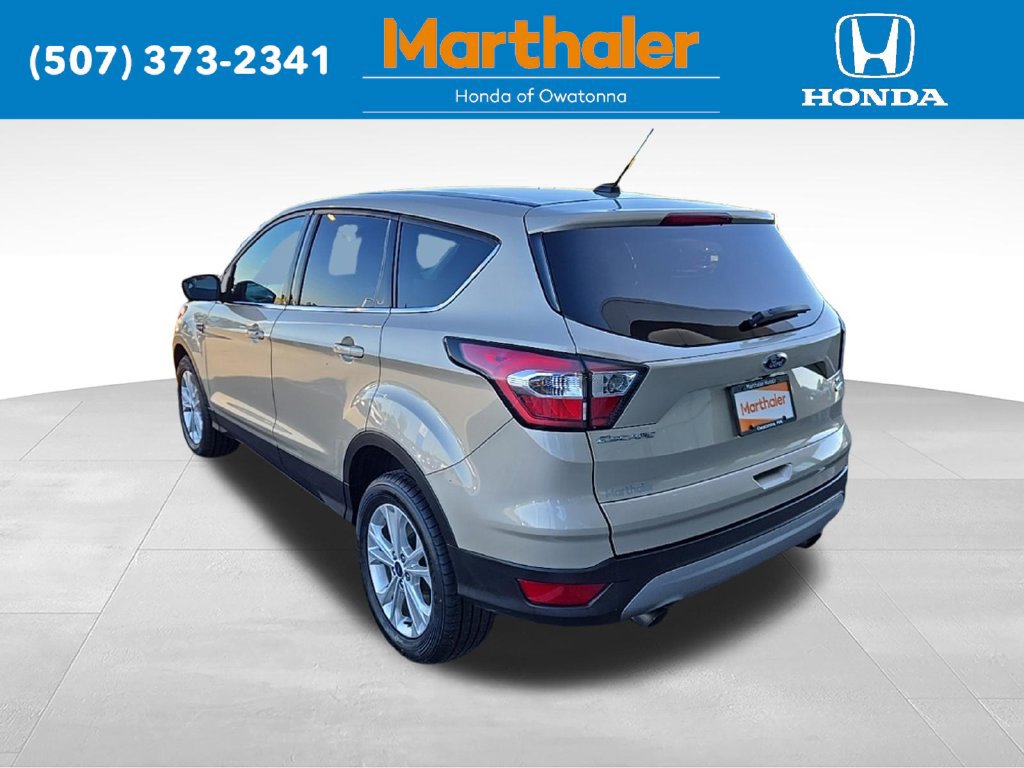 Used 2017 Ford Escape SE w/ SE Cold Weather Package AWD/4WD image 3