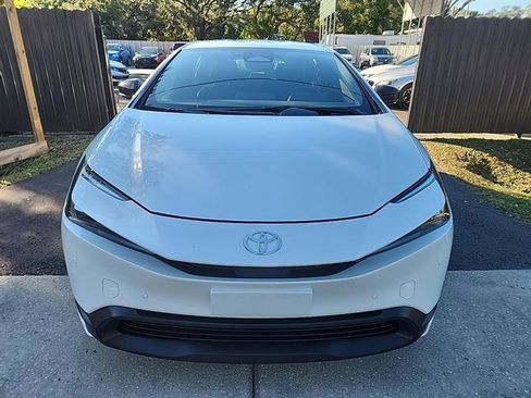 Used 2025 Toyota Prius LE image 5