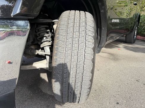 Used 2022 RAM 1500 Laramie AWD/4WD image 8