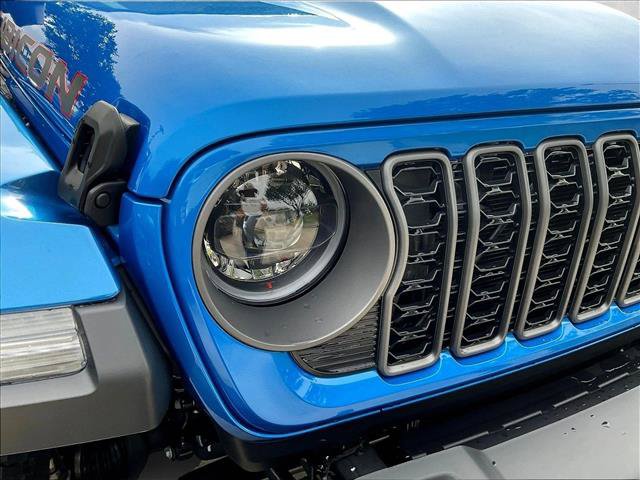 New 2026 Jeep Gladiator Rubicon w/ Steel Power Dome Hood Package AWD/4WD image 17