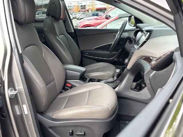 Used 2017 Hyundai Santa Fe Sport w/ 2.4L Tech Package 04 AWD/4WD image 25