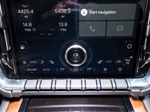 Used 2025 GMC Yukon XL Denali image 24